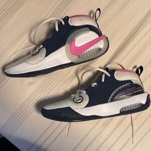 Nike Kids' Navy and Pink Crossover 🏀 Sneakers, size 6Y